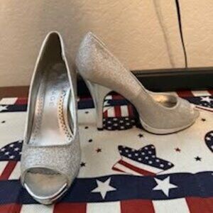 Silver pretty heels